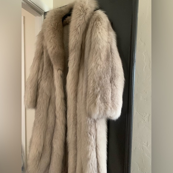 Jackets & Blazers - On hold Luxurious Fox Fur Coat